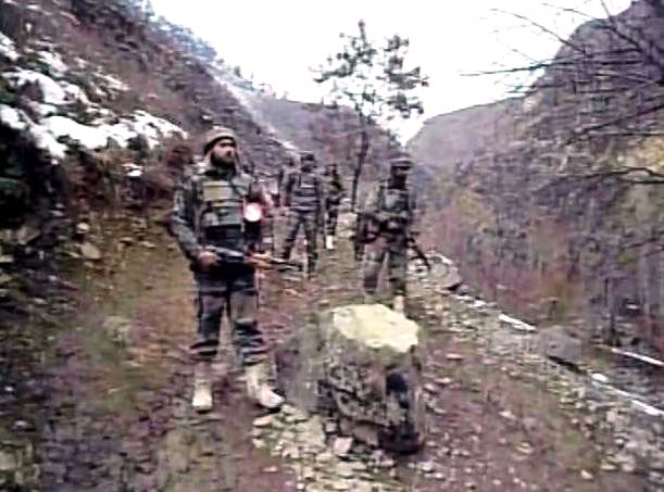 जम्मू कश्मीर के कुपवाड़ा में एनकाउंटर में दो आतंकी ढेर, सुबह से जारी मुठभेड़