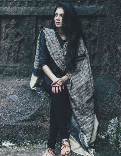 आपकी जानकारी के लिए बता दें कि मालविका मोहनन मशहूर फिल्मकार यू मोहनन की बेटी हैं.