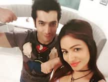 होली पर आध्यात्मिक ट्रिप पर निकले टीवी के ये कपल