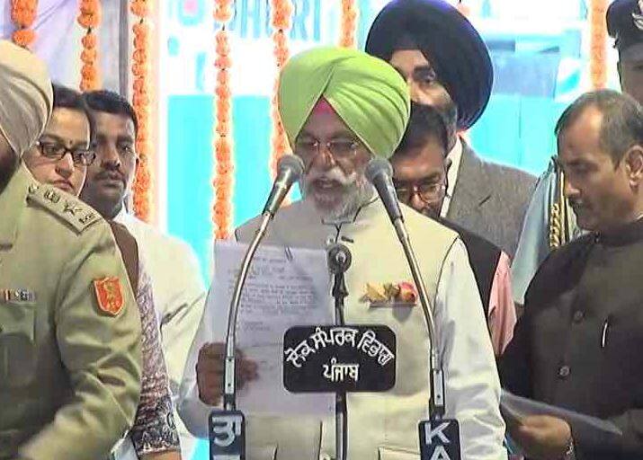 राणा गुरजीत सिंह ने भी मंत्री पद की शपथ ले ली है. राणा गुरजीत कपूरथला से कांग्रेस के विधायक हैं और अमरिंदर सिंह के करीबी माने जाते हैं. राणा गुरजीत पंजाब के बड़े कारोबारी हैं.