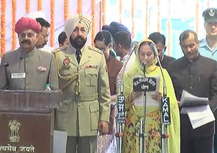 अरुणा चौधरी ने भी आज मंत्री पद की शपथ ली है. अरुणा पंजाब के माझा इलाके की दीनानगर सीट से विधायक हैं. महिला कोटे में इन्हें राज्य मंत्री का पद दिया जा रहा है.