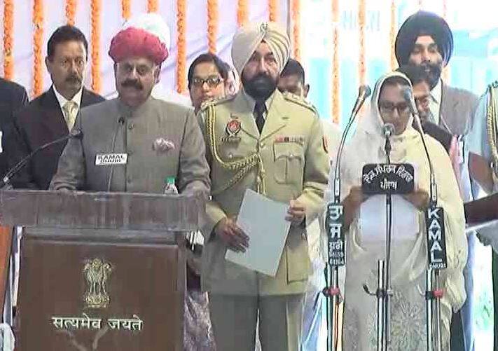 रजिया सुल्ताना को भी अमरिंदर कैबिनेट में जगह मिली है. रजिया पार्टी की मुस्लिम चेहरा हैं. पिछली बार चुनाव हार गई थीं लेकिन इस बार मलेरकोटला से विधायक बनी हैं.