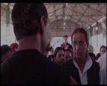 VIDEO : कीचड़ में पड़े पांव तो आजम खान को आ गया गुस्सा, कैमरे के सामने अधिकारी को \'हड़काया\'