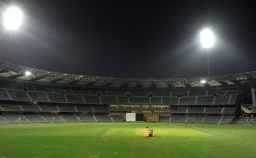 इसके अलावा दुनिया के अन्य किसी भी कप्तान ने भारतीय सरज़मीं पर एक टेस्ट सीरीज़ में 2 शतक नहीं जमाए.