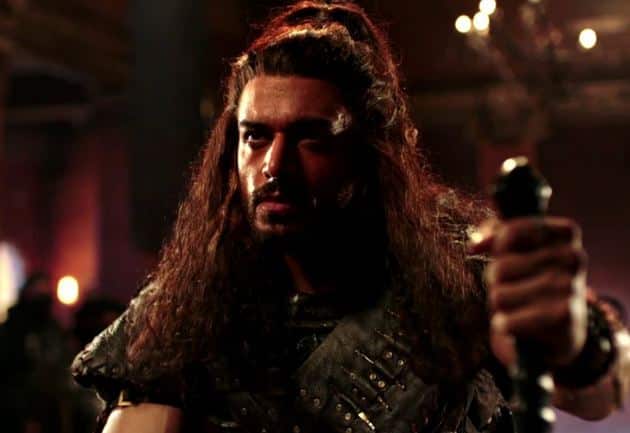 'चंद्रकांता' के सेट पर गौरव खन्ना को आई चोट, तलवार से हो रही थी शूटिंग Chandrakantas Actor Gaurav Khanna Injured 'चंद्रकांता' के सेट पर गौरव खन्ना को आई चोट, तलवार से हो रही थी शूटिंग