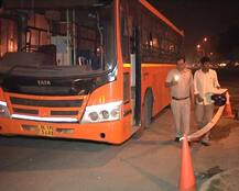 फिर जानलेवा बनी DTC बस, मौके से फरार हुए ड्राईवर-कंडक्टर