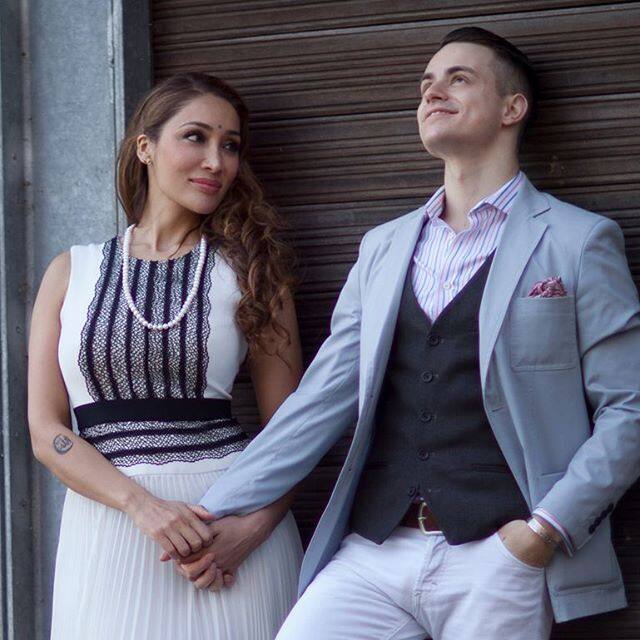 सोफिया ने अपने इंगेजमेंट की रिंग को भी इंस्टाग्राम पर शेयर किया है.