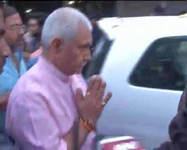 मनोज सिन्हा काशी विश्वनाथ गए, संकटमोचन गए और काल भैरव मंदिर में भी पूजा अर्चना की....आगे जानिए...