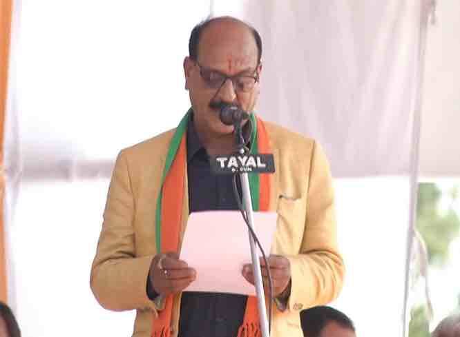 सुबोध उनियाल ने कैबिनेट मंत्री के रूप में शपथ ली