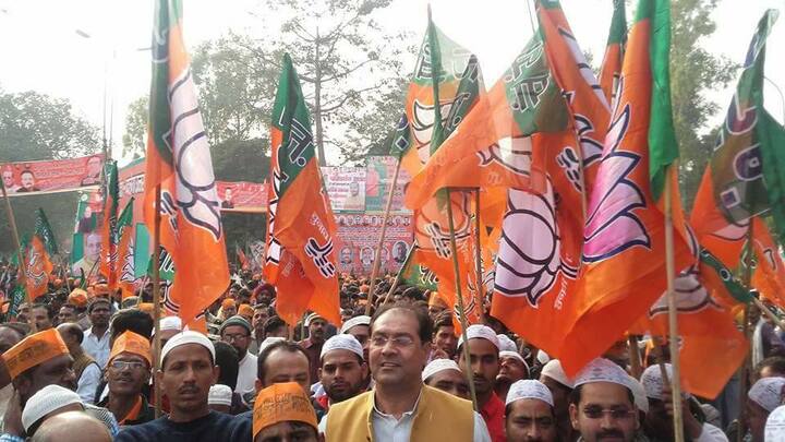 मोहसिन रजा कुछ दिन पहले ही बीजेपी में शामिल हुए हैं. बीजेपी ने रजा को उत्तर प्रदेश में प्रवक्ता बनाया था. इसके अलवा रजा क्रिकेट में रणजी मैच भी खेल चुके हैं.