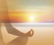 फ्रोजन शोल्डर से लेकर कंधों की समस्याओं को दूर कर सकती हैं ये योग क्रियाएं! 