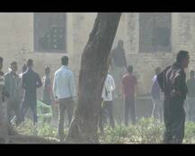 यूपी बोर्ड परीक्षा : नकल पर कोई नकेल नहीं, खिड़कियां तोड़ चिट भेज रहा माफिया