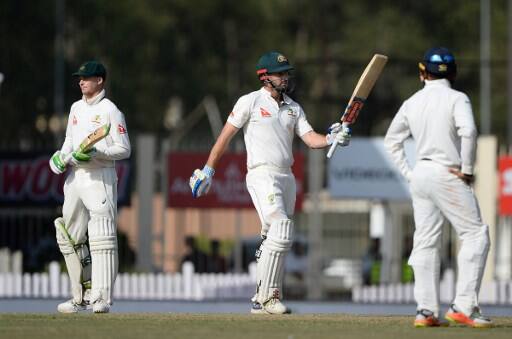 आस्ट्रेलिया ने मैच के आखिरी दिन सोमवार को अपनी दूसरी पारी में छह विकेट खोकर 204 रन बनाते हुए मैच ड्रॉ करा लिया. हैंड्सकॉम्ब के साथ मैथ्यू वेड नौ रन बनाकर नाबाद लौटे.