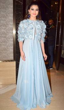 अवॉर्ड शो में हिस्सा लेने पहुंचीं उर्वशी रौतेला!