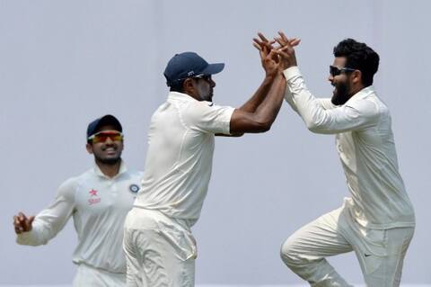 RANKINGS: रविन्द्र जडेजा बने दुनिया के नंबर 1 गेंदबाज़, बड़ा रिकॉर्ड तोड़ने के करीब RANKINGS: रविन्द्र जडेजा बने दुनिया के नंबर 1 गेंदबाज़, बड़ा रिकॉर्ड तोड़ने के करीब