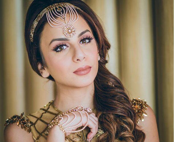 बीच के किनारे पुरानी तस्वीर में दिखा एक्स बिग बॉस कंटेस्टेंट नितिभा कौल का बिकनी अंदाज