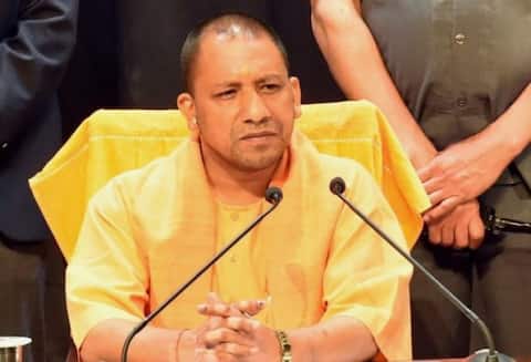 यहां जानें, योगी सरकार में किस मंत्री को मिला कौन-सा मंत्रालय यहां जानें, योगी सरकार में किस मंत्री को मिला कौन-सा मंत्रालय