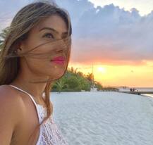 कुछ इस अंदाज में हॉलिडे एंजॉय कर रही हैं टीवी एक्ट्रेस निया शर्मा