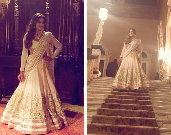 बिपाशा सोशल मीडिया पर बहुत एक्टिव रहती हैं और वह अपने पेशेवर व निजी जीवन की जानकारी शेयर करती रहती हैं.