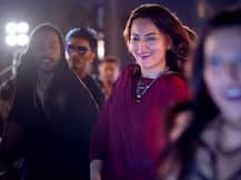 \'गुलाबी आंखे\' देख \'शराबी\' हुआ सोनाक्षी का दिल, यहां देखें नूर का नया Video Song