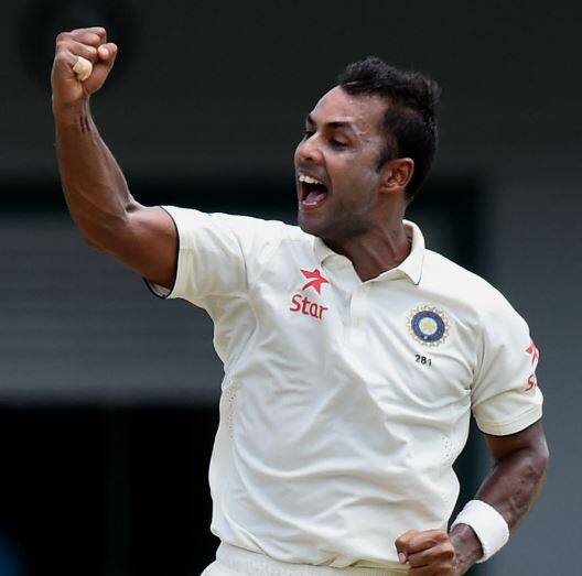 पिछले साल ऑलराउंडर के तौर पर कई महत्वपूर्ण मैचों में टीम का हिस्सा रहे स्टुअर्ट बिन्नी की भी बीसीसीआई की अनुबंधित क्रिकेटरों की लिस्ट से बाहर हो गए हैं. वो पिछले साल ग्रेड C का हिस्सा थे.