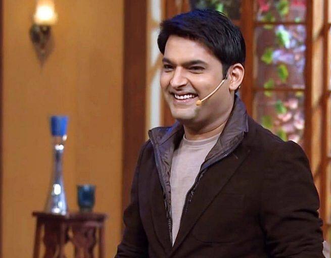 देश के मशहूर कॉमेडियन कपिल शर्मा का नाम इन दिनों अपनी टीम के साथियों के साथ हुए झगड़े के कारण अधिक सुर्खियों में हैं. आपको बता दें कि फोर्ब्स की ओर से जारी की गई लिस्ट में सबसे ज्यादा कमाई करने वालों में कॉमेडियन्स में कपिल 11वें नंबर पर थे. कपिल ने पिछले साल करीब 30 करोड़ की कमाई की थी. आगे की स्लाइड्स में उन कॉमेडियन्स के बारे में जानें जो कमाई के मामले में कपिल से कहीं आगे हैं...!