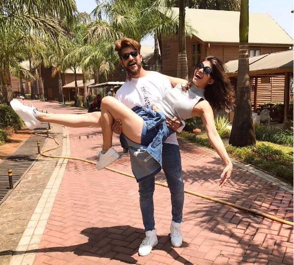 सुयश ने पार्टी की तस्वीर शेयर करते हुए लिखा है, बर्थडे का सेलिब्रेशन शुरू होता है. इस बर्थडे को खास बनाने के लिए आप सभी का शुक्रिया.