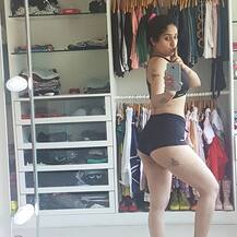 टैटू फ्लॉन्ट करने का कोई मौका नहीं मिस करती नेहा भसीन, फिर पोस्ट की टैटू वाली तस्वीर