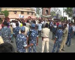 बिहार : जिंदा आदमी को किया आग के हवाले, गुस्साए लोगों ने फूंक दिया CM का पुतला