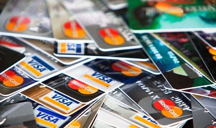 After Demonetisation Users Increasing Debit Card Use Instead Of Credit Card नोटबंदी इफेक्टः क्रेडिट कार्ड की जगह डेबिट कार्ड का इस्तेमाल बढ़ा !