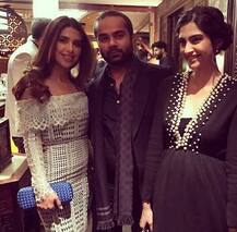 अनिल कपूर ने कुछ इस अंदाज में सेलिब्रेट किया अपनी पत्नी सुनीता कपूर का बर्थडे, देखें तस्वीरें...