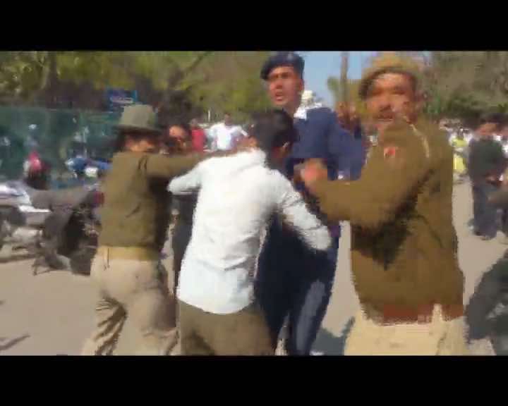 जोधपुर : पेड़ काटने का विरोध कर रही युवती को दरिंदों ने जिंदा जलाया, इलाके में खौफ