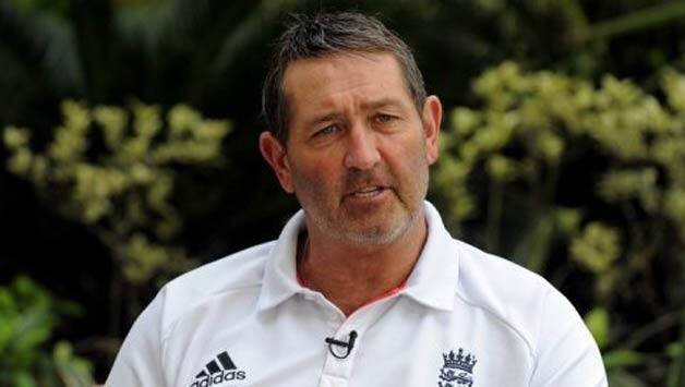 इससे पहले साल 1993 में ग्राहम गूच ने ऑस्ट्रलिया के खिलाफ एक सीरीज़ में 6 अर्धशतक जमाए थे.