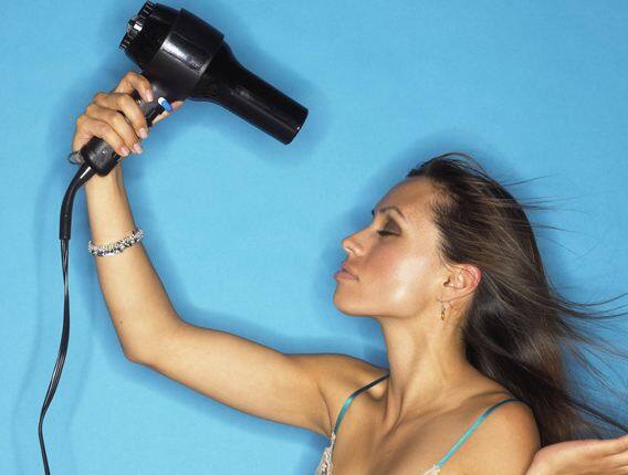 हेयर ड्रायर का ऐसा इस्तेमाल किया है कभी! 6 Useful Hair Dryer Hacks हेयर ड्रायर का ऐसा इस्तेमाल किया है कभी!