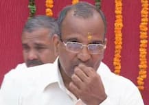 योगी राज शुरू होते ही अखिलेश के इस करीबी ने छोड़ी लॉ कमीशन की चेयरमैनशिप