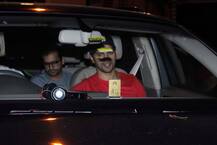 यश और रूही से मिलने करन जौहर के घर पहुंचे वरूण और सिद्धार्थ, देखें तस्वीरें