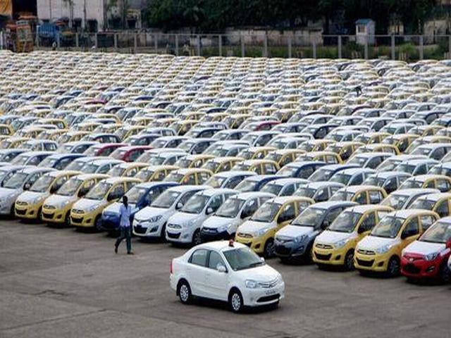 Auto sales may decrease 25 to 45 Percent in first quarter 2020 गाड़ियों की बिक्री में 45 फीसदी तक गिरावट की आशंका, तीन दशक का सबसे खराब आंकड़ा