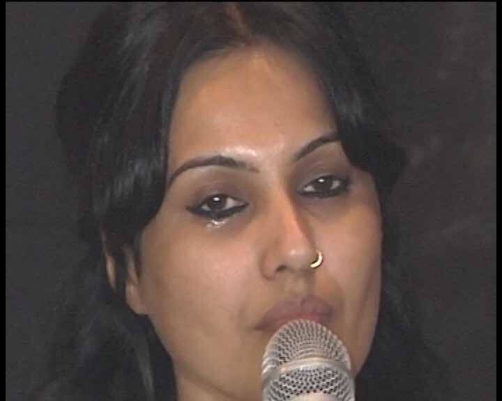काम्या ने बताया था कि संयोग ये है कि उस फिल्म में प्रत्यूषा के ऑन स्क्रीन ब्वॉयफ्रेंड का नाम भी राहुल है और ये निर्णय खुद प्रत्यूषा का ही था. काम्या ने ये भी बताया कि इस फिल्म का क्लाइमैक्स शूट होने से पहले ही प्रत्यूषा ने सुसाइड कर लिया था.
