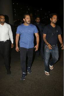 पूरे परिवार और यूलिया संग मालदीव से वापस लौटे सलमान!