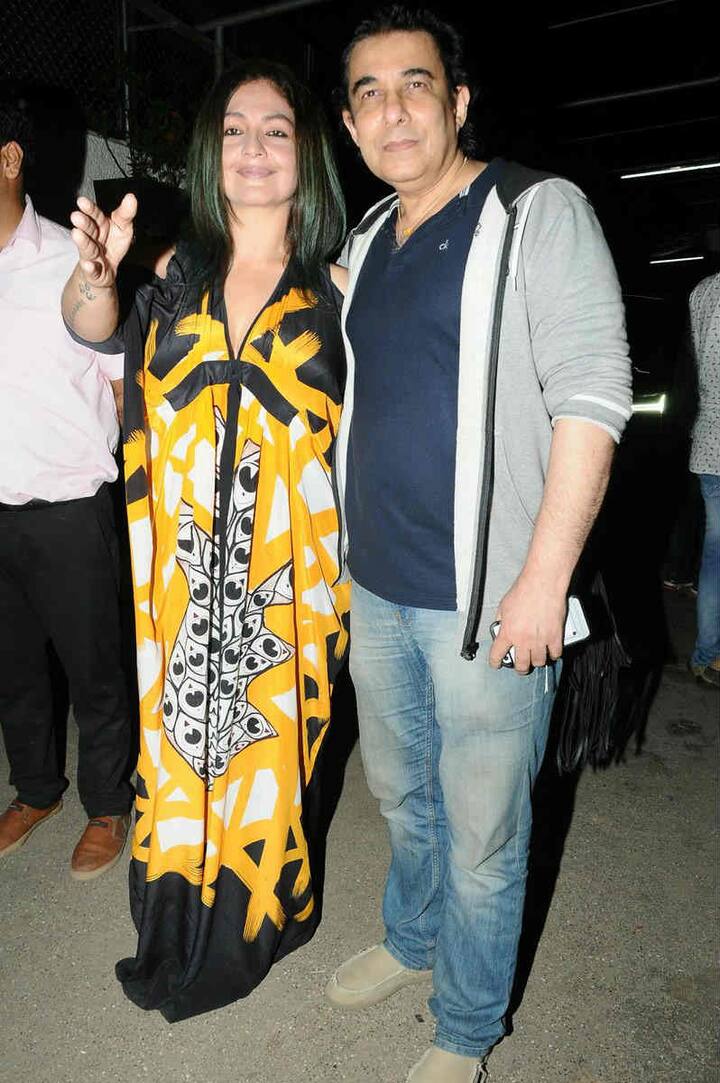 ‘बेगमजान’ की स्क्रीनिंग पर अभिनेत्री पूजा भट्ट भी दिखाई दी. आपको बता दें कि पूजा काफी अरसे से बॉलीवुड की चकाचौंध भरी दुनिया से दूर हैं.