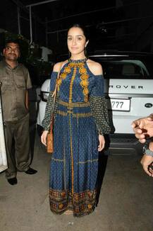 PHOTOS: बेगम जान की स्क्रीनिंग में दिखे श्रद्धा कपूर और अदित्य रॉय कपूर, अरसे बाद पूजा भट्ट भी आईं नजर