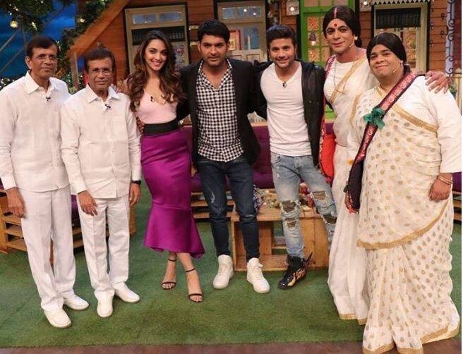 राजू ने बताया कि कपिल और सुनील दोनों उन्हें बड़े भाई की तरह मानते हैं और इसी नाते उन्होंने दोनों को समझाने की काफी कोशिशें कीं. राजू के मुताबिक, कपिल को भी शुरुआती तौर पर लग रहा था कि सुनील शो में लौट आएंगे और ये विवाद यहीं थम जाएगा. राजू ने ये भी कहा कि जब वो पहली दफा 'द कपिल शर्मा शो' की शूटिंग के लिए जा रहे थे, तो उन्हें इस बात का कतई अंदाजा नहीं था कि आखिर कपिल और सुनील के बीच किस तरह का झगड़ा हुआ है. राजू को सेट पर पहुंचकर तमाम तरह की बातें सुनने में आईं और विवाद की गंभीरता का एहसास हुआ. उन्होंने ये भी कहा कि कपिल ने उस वक्त महज इतना बताया था कि दोनों के बीच मामूली-सा झगड़ा हुआ है और ऐसे झगड़े पहले भी दोनों के बीच होते रहे है, कोई बड़ी बात नहीं है.