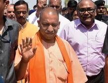 यूपी: ABP की खबर पर मुहर, योगी ने माना- \'तय समय में पूरा नहीं हुआ गड्ढ़े भरने का वादा\'