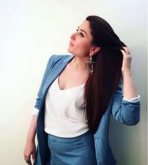 डेनिम ड्रेस में अभिनेत्री करीना कपूर ने किया इंप्रेस, यहां देखें Photos