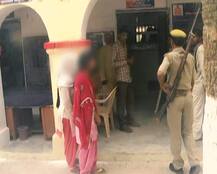 यूपी के मुरादाबाद में टीचर ने की छात्रा से बदसलूकी, आरोपी फरार