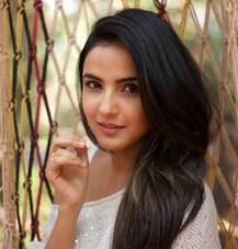 सिद्धार्थ से रिश्तों पर जैस्मिन ने तोड़ी चुप्पी कहा- केवल अच्छे दोस्त हैं