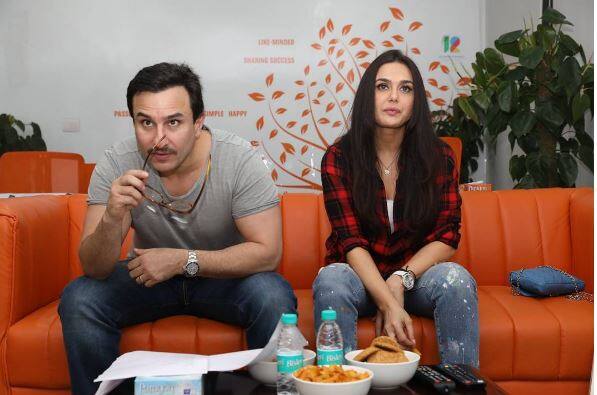 किंग्स इलेवन पंजाब की को-ओनर प्रीति जिंटा कल आरसीबी को सपोर्ट कर रही थीं तो वहीं सैफ अली खान सनराइजर्स हैदराबाद को...