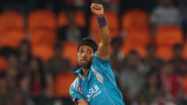 वहीं डिंडा इस लिस्ट में चौथे पायदान पर भी हैं. उन्होंने आखिरी ओवर में दो-दो बार 26-26 रन भी खर्च किए हैं.