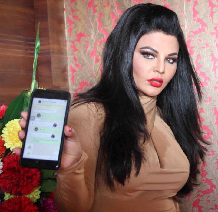 अभिनेत्री ने कहा “मैं आश्चर्यचकित हूं. मैं कुछ नहीं जानती. पुलिस मेरे घर पर नहीं आई. मुझे किसी तरह का वारंट नहीं मिला. मैं तो यह भी नहीं जानती की मेरे खिलाफ कोई मुकदमा दर्ज हुआ है.”