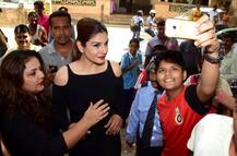 मुंबई: अवॉर्ड फंक्शन में ब्लैक ड्रेस में नजर आईं रवीना टंडन